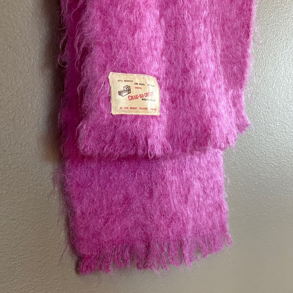 Vintage Craig-Na-Creidhe Pink Mohair & Wool Scarf from Scotland - Picture 3 of 7